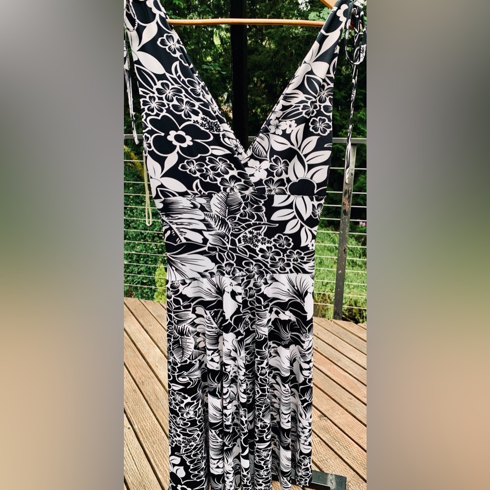 Elegant Black and White Floral Dress